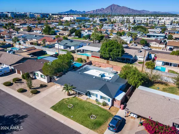 6902 E BELLEVIEW Street, Scottsdale, AZ 85257