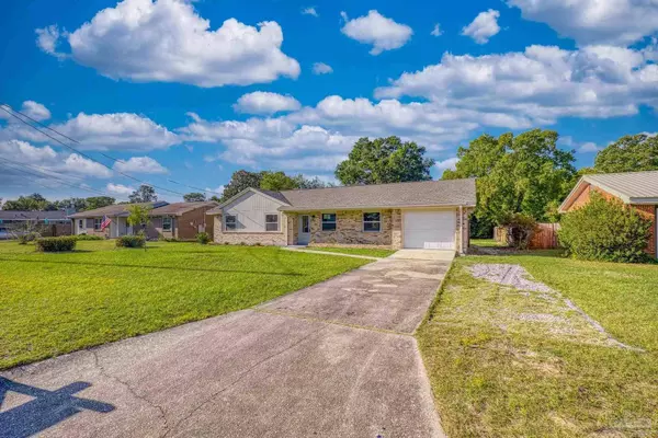 3312 Rothschild Dr, Pensacola, FL 32503