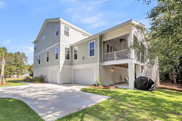 5726 Whistle Stop Ln, Ravenel, SC 29470