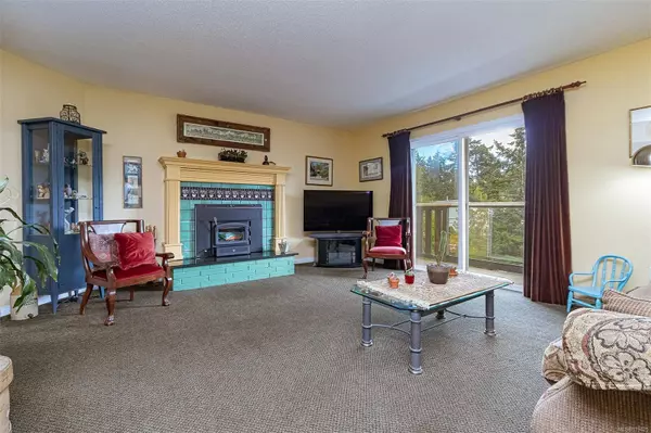 80 Marler Dr, View Royal, BC V9B 6B8