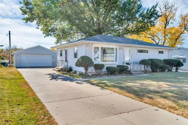 43 24th AVE SW, Cedar Rapids, IA 52404