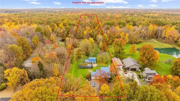 496 Everett Hull RD, Cortland, OH 44410