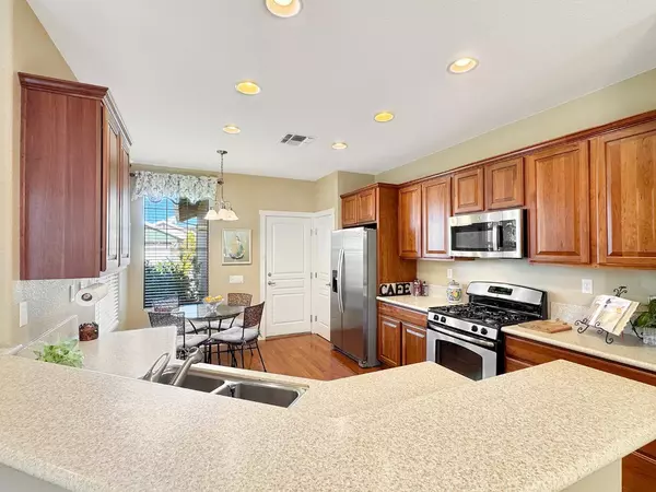 1231 Hawthorne LN, Lincoln, CA 95648