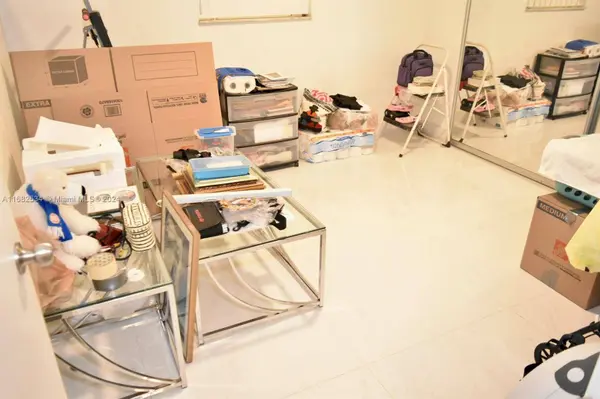 1555 W 44th Pl #250, Hialeah, FL 33012