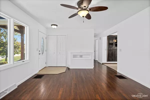 181 Ray ST, Hinckley, IL 60520