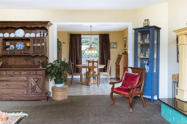 80 Marler Dr, View Royal, BC V9B 6B8