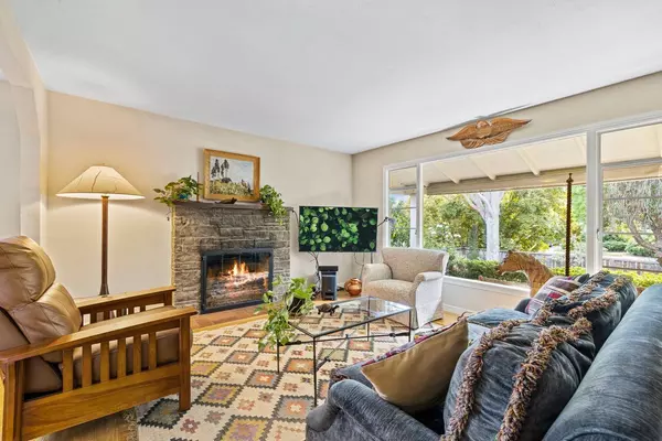 5233 Dover AVE, Sacramento, CA 95819