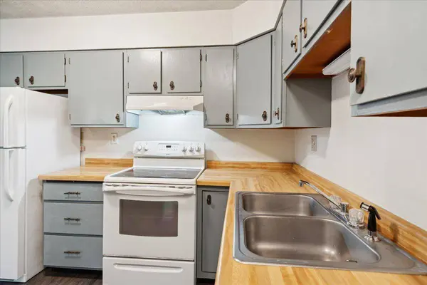 513/515 Cedar DR N, North Hudson, WI 54016