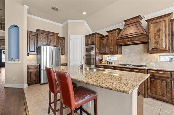 420 Dominion Drive, Euless, TX 76039