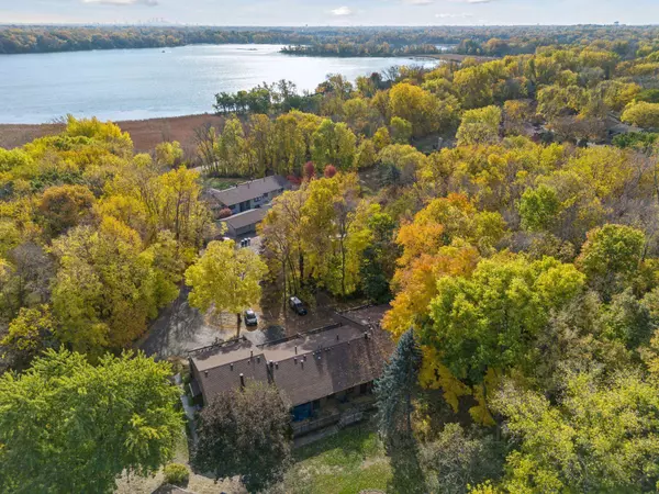 464 W Eagle Lake DR, Maple Grove, MN 55369