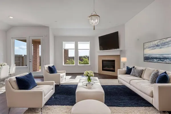 2014 Clearwater Grove LN, Pearland, TX 77089