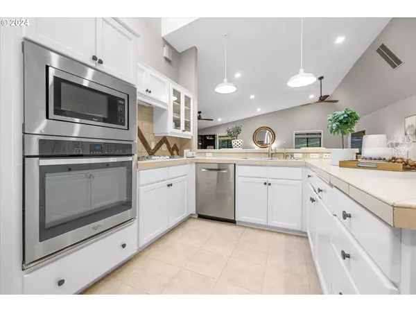 15000 SW BROKEN FIR RD, Sherwood, OR 97140