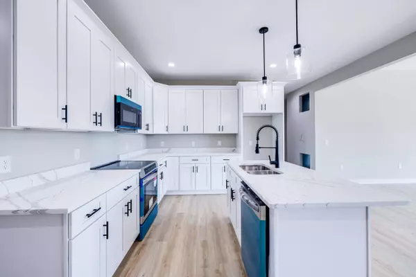 10220 DALMATIAN DR, Mcgaheysville, VA 22840