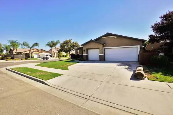 3000 SE Sunnyside Court, Visalia, CA 93292