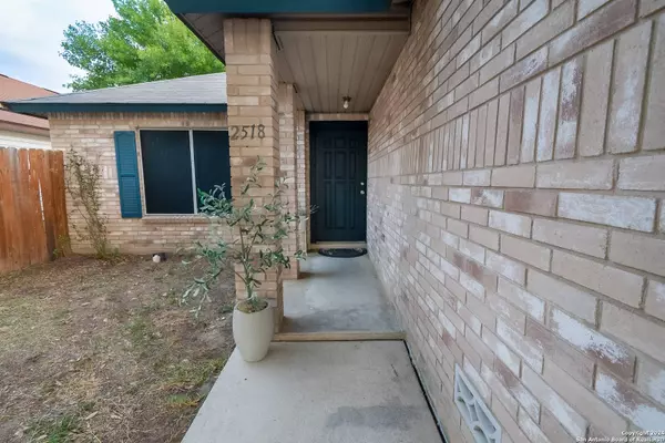 2518 JADE HL, San Antonio, TX 78251-2445