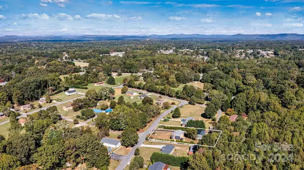 1080 26th ST NE, Hickory, NC 28601