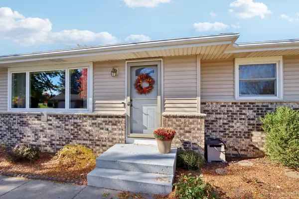 207 Winston Way, Waunakee, WI 53597