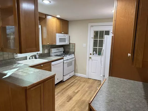 5 Westview Rd, Worcester, MA 01602