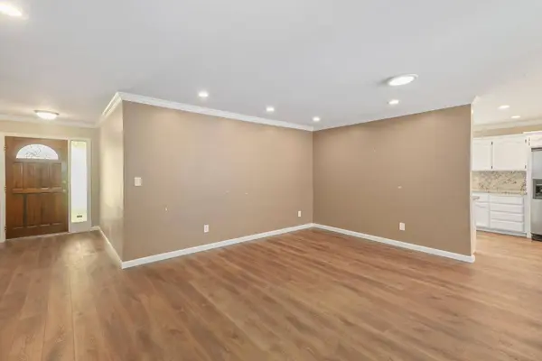 9643 La Nuez DR, Elk Grove, CA 95624