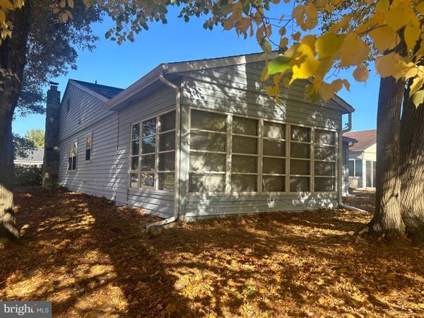 1 NEW CASTLE DR, Southampton, NJ 08088