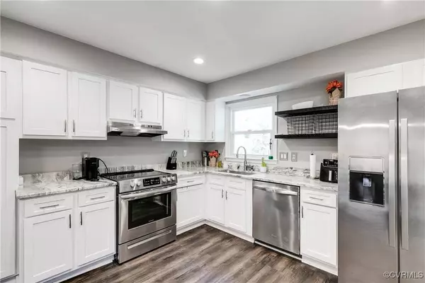 1707 Porters Mill LN, Midlothian, VA 23114