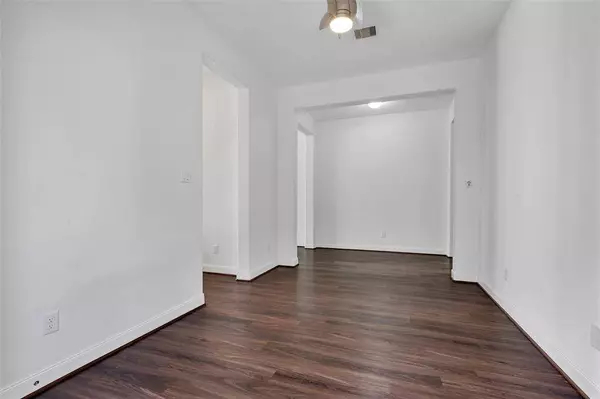 2014 Clearwater Grove LN, Pearland, TX 77089