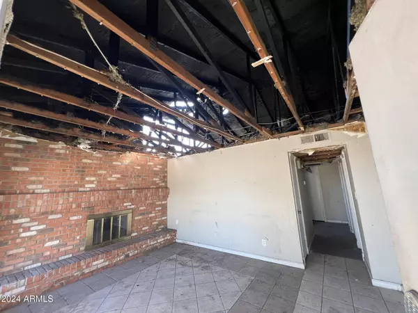 3345 E EDGEWOOD Avenue, Mesa, AZ 85204