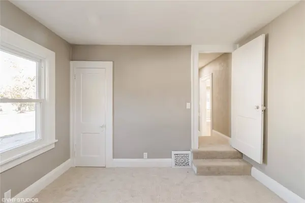 3904 Beaver Avenue, Des Moines, IA 50310