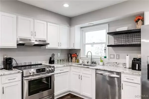 1707 Porters Mill LN, Midlothian, VA 23114