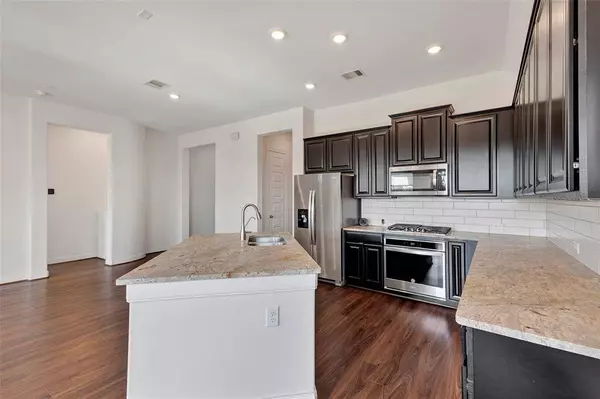 2014 Clearwater Grove LN, Pearland, TX 77089