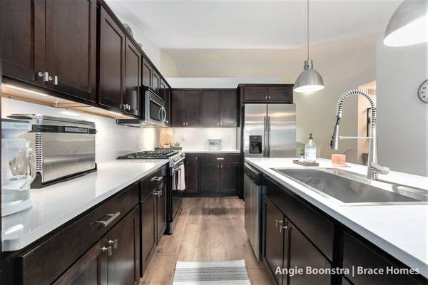 4232 Sand Valley NE Drive, Rockford, MI 49341