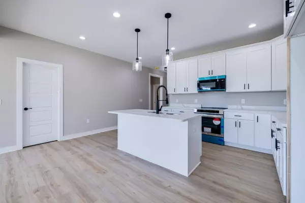 10220 DALMATIAN DR, Mcgaheysville, VA 22840