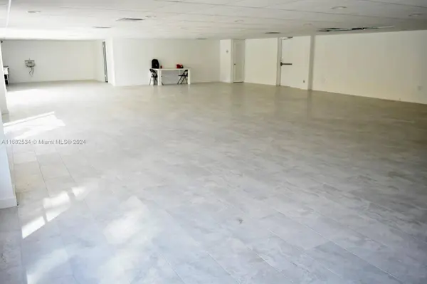 1555 W 44th Pl #250, Hialeah, FL 33012