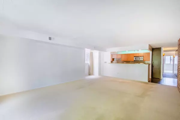 825 Pearson ST #2A, Des Plaines, IL 60016