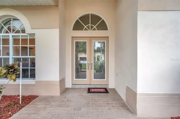 1310 KINGS WAY LN, Tarpon Springs, FL 34688