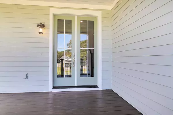 5726 Whistle Stop Ln, Ravenel, SC 29470