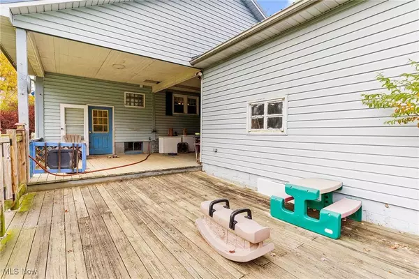 496 Everett Hull RD, Cortland, OH 44410