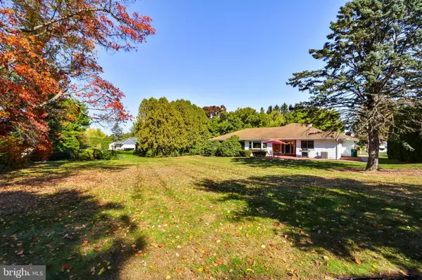 3304 MARWOOD LN, Easton, PA 18045