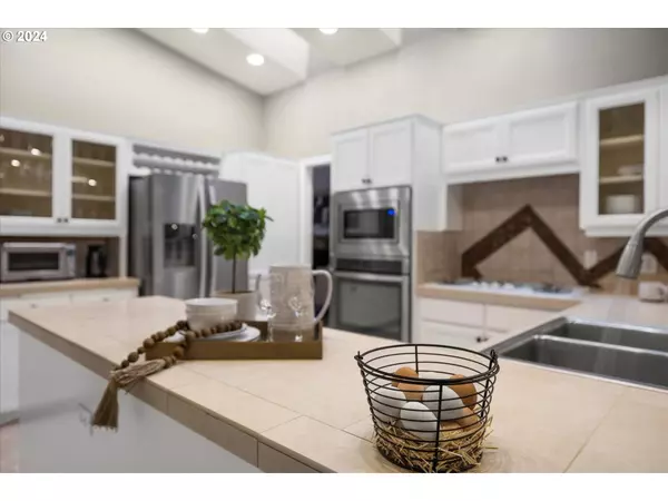 15000 SW BROKEN FIR RD, Sherwood, OR 97140