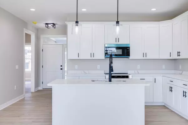 10220 DALMATIAN DR, Mcgaheysville, VA 22840