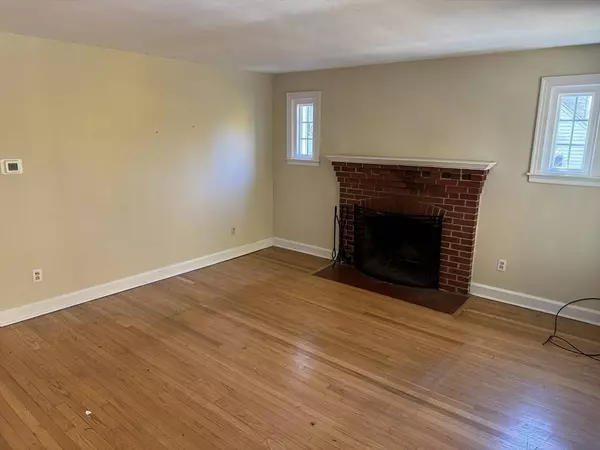 5 Westview Rd, Worcester, MA 01602