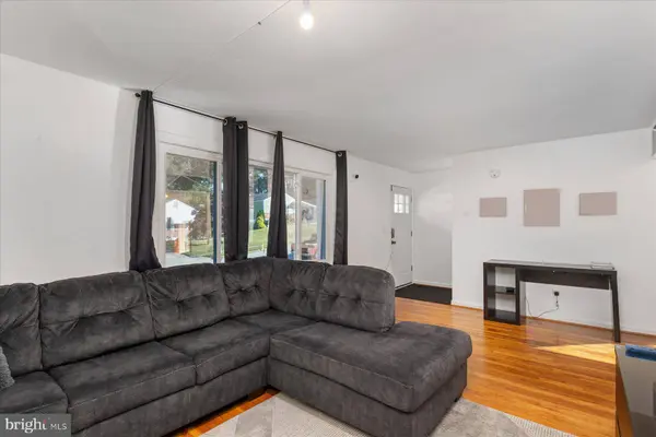 5204 LARLIN RD, Halethorpe, MD 21227