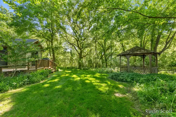 2170 Burton SE Street, Grand Rapids, MI 49506