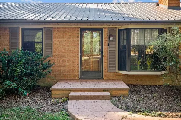 579 Arvil Hunt RD, Lexington, NC 27295