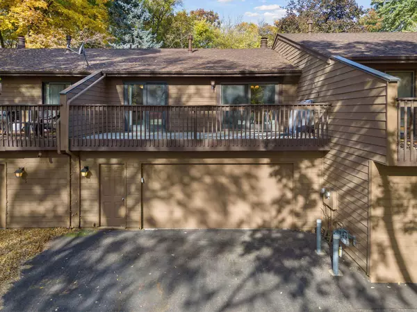 464 W Eagle Lake DR, Maple Grove, MN 55369