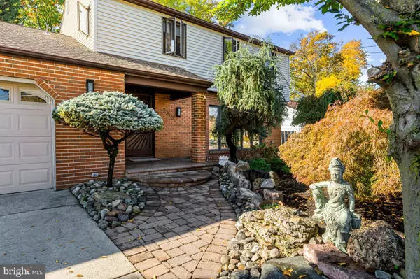 2813 CHAPEL AVE W, Cherry Hill, NJ 08002