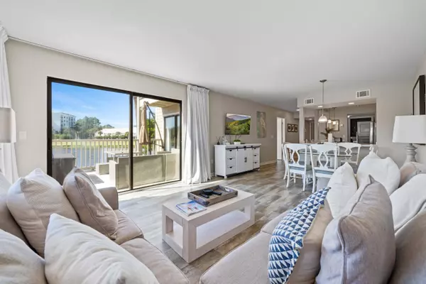 900 Harbour Point Lane  #900, Miramar Beach, FL 32550