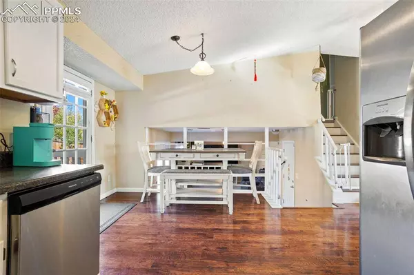 4590 Sunnyhill DR, Colorado Springs, CO 80916