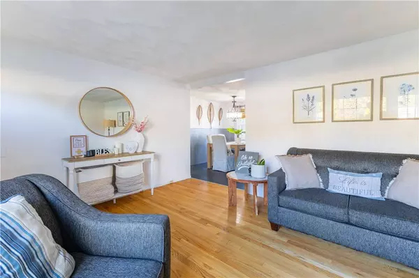 73 Ellison ST, Cranston, RI 02920