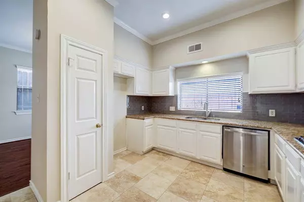 2005 Nantucket DR #C, Houston, TX 77057